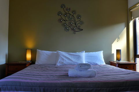 Executive Hideaway - Accommodation Sunshine Coast 28