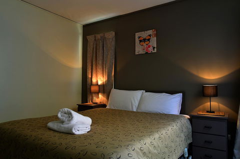 Executive Hideaway - Accommodation Sunshine Coast 1