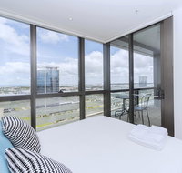 Brilliant Victoria Harbour Waterfront - Accommodation Sunshine Coast