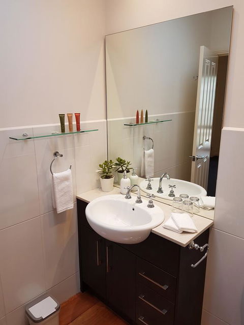 Healesville House - Fig Tree House - Accommodation Sunshine Coast 12