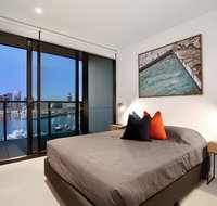 Orange Stay at Collins Wharf - Accommodation Sunshine Coast