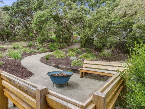 Lansdowne Villa - With Swimming Pool - Accommodation Sunshine Coast 13