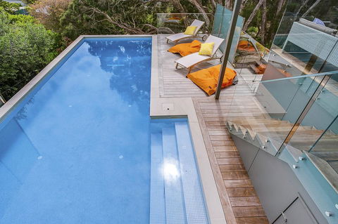 Lansdowne Villa - With Swimming Pool - Accommodation Sunshine Coast 4