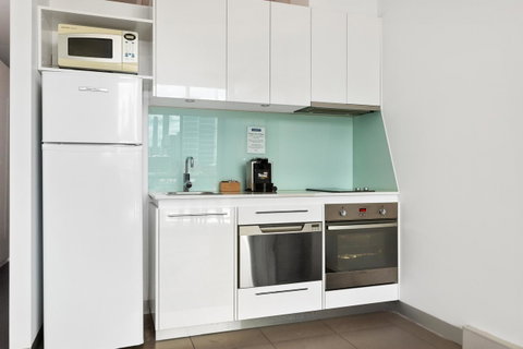 Docklands Private Collection - City Harbour Apartments - Accommodation Sunshine Coast 2