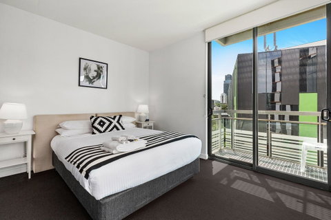 Docklands Private Collection - City Harbour Apartments - Accommodation Sunshine Coast 12