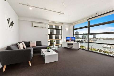 Docklands Private Collection - City Harbour Apartments - Accommodation Sunshine Coast 14