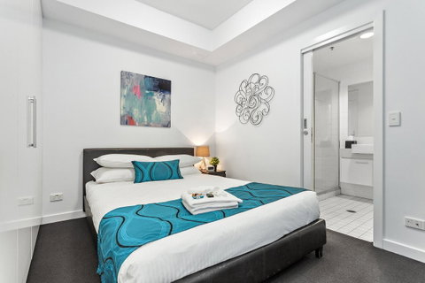 Docklands Private Collection - City Harbour Apartments - Accommodation Sunshine Coast 8