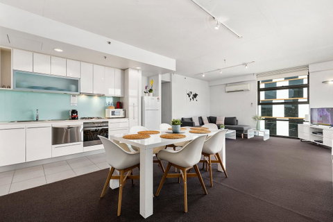 Docklands Private Collection - City Harbour Apartments - Accommodation Sunshine Coast 13