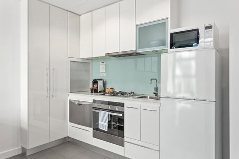Docklands Private Collection - City Harbour Apartments - Accommodation Sunshine Coast 6