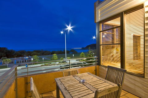 Lornebeach Apartments - Accommodation Sunshine Coast 2