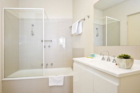 Lornebeach Apartments - Accommodation Sunshine Coast 30