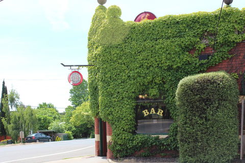 East Street Daylesford - Accommodation Sunshine Coast 28