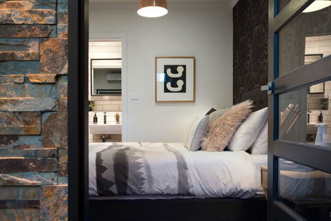 East Street Daylesford - Accommodation Sunshine Coast 2