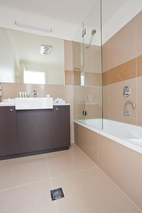 Bairnsdale International - Accommodation Sunshine Coast 4
