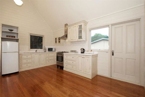 Two Truffles Cottages - Accommodation Sunshine Coast 6