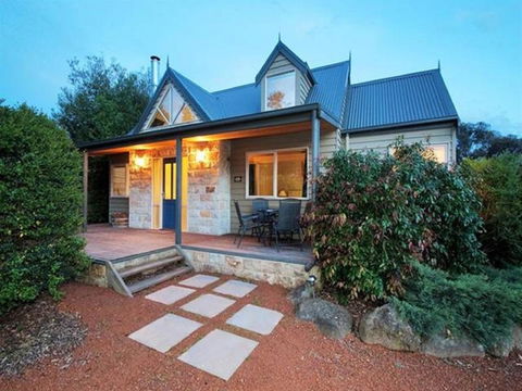 Two Truffles Cottages - Accommodation Sunshine Coast 0