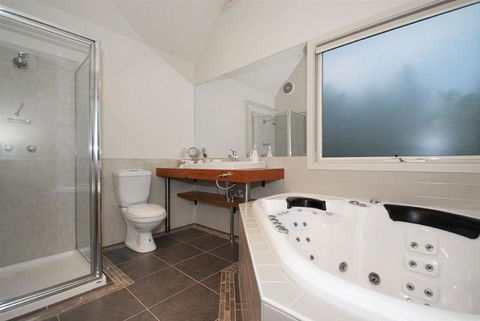 Two Truffles Cottages - Accommodation Sunshine Coast 7