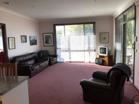 Eagle Bay Views - Accommodation Sunshine Coast 10