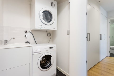 Accent Accommodation@Docklands - Accommodation Sunshine Coast 8