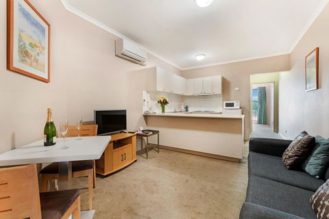 Punt Road Apartment Hotel - Accommodation Sunshine Coast 13