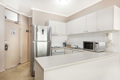 Punt Road Apartment Hotel - Accommodation Sunshine Coast 1