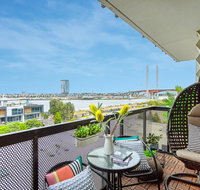 Water views Lovely 2BRs free tram zone close to everything - Accommodation Sunshine Coast