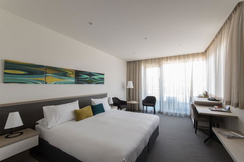 Quarters At Flinders Hotel - Accommodation Sunshine Coast 2