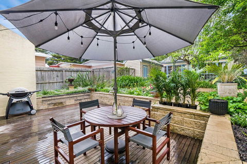 The Waterfront Apartment - Accommodation Sunshine Coast 12