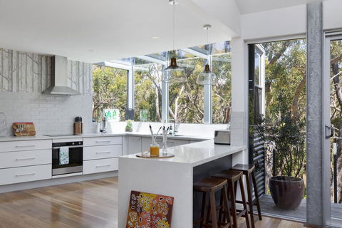 The Bird House - Accommodation Sunshine Coast 1