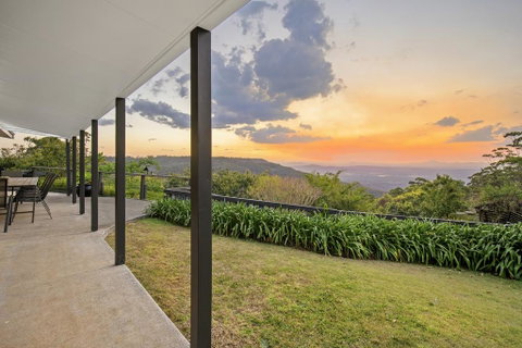 The Bird House - Accommodation Sunshine Coast 0