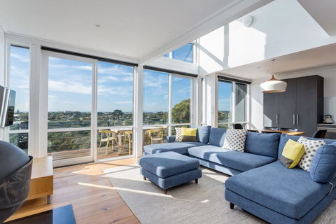 The Blairgowrie Glasshouse: 360 Views - Accommodation Sunshine Coast 0