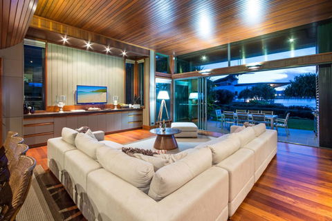 The Blue Marlin Yacht Club Villa 6 On Hamilton Island - Accommodation Sunshine Coast 2