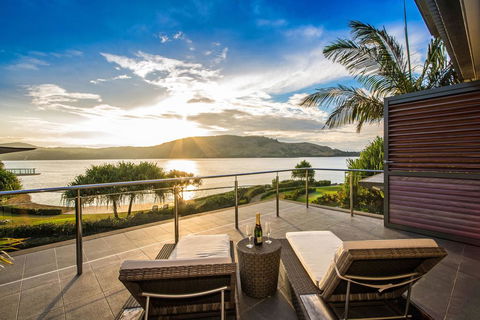 The Blue Marlin Yacht Club Villa 6 On Hamilton Island - Accommodation Sunshine Coast 0