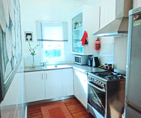 The Boathouse A 3 Bedroom House - Accommodation Sunshine Coast 2