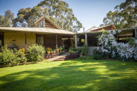 The Burrow At Wombat Bend - Accommodation Sunshine Coast 2