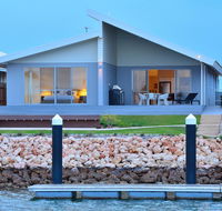 The Carnarvon Luxury Canal Home - Accommodation Sunshine Coast