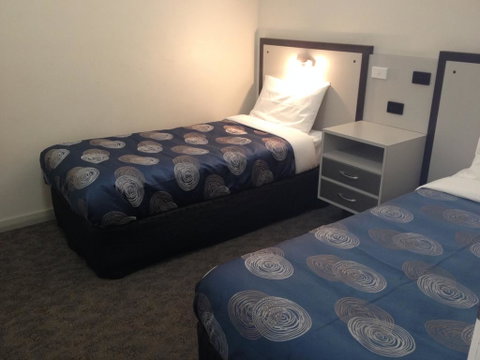 The Central Hotel Motel Lakes Entrance - Accommodation Sunshine Coast 2