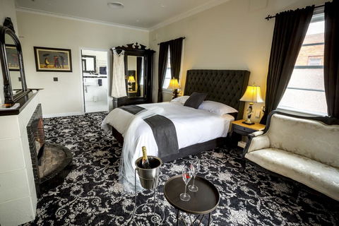 The Commercial Boutique Hotel - Accommodation Sunshine Coast 0