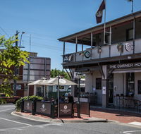 The Corner Hotel Alexandra - Accommodation Sunshine Coast