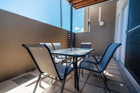 The Cove @ New Port-Pool - Spa - Sauna - Gym & More - Accommodation Sunshine Coast 3