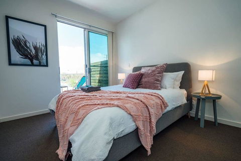 The Cove @ New Port-Pool - Spa - Sauna - Gym & More - Accommodation Sunshine Coast 2