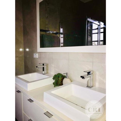 The Cri On Main - Accommodation Sunshine Coast 2