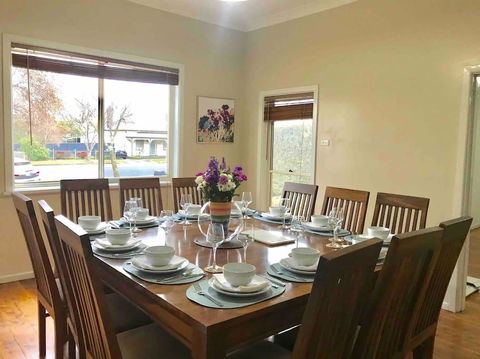 The Entertainer - Downtown Orange, Sleeps 11 - Accommodation Sunshine Coast 0