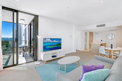 The Eureka Gold Coast Residence On Broadbeach - Accommodation Sunshine Coast 3