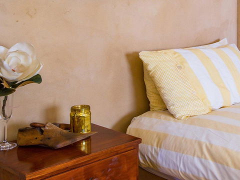 The Farmhouse - Grape Vines And Rolling Green Hills - Accommodation Sunshine Coast 3