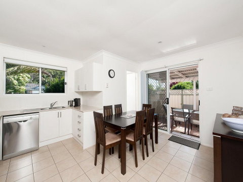 The Fingie @ Fingal Bay - Accommodation Sunshine Coast 0