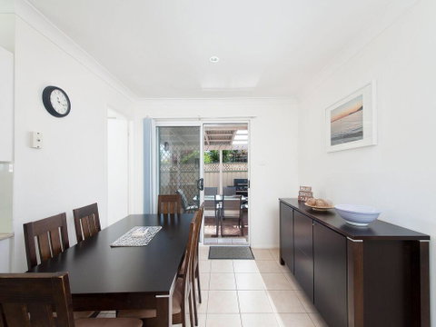 The Fingie @ Fingal Bay - Accommodation Sunshine Coast 1