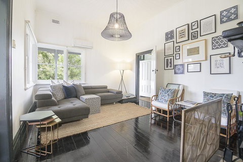 The Gardener's Cottage - Accommodation Sunshine Coast 1