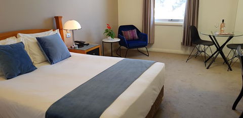 The Grand Motel - Accommodation Sunshine Coast 2