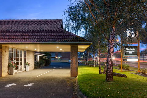 The Henty - Accommodation Sunshine Coast 1